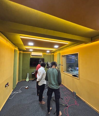 SNOWBERRY MUSIC STUDIO